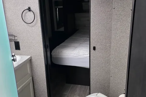 MacGregor's Jayco Jay Feather 24RL Travel Trailer