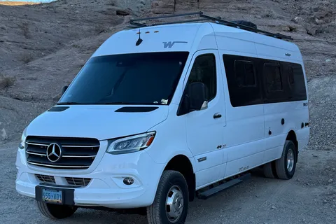 Joe's Winnebago Boldt Class B