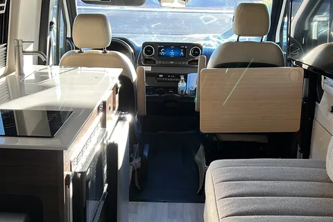 Joe's Winnebago Boldt Class B