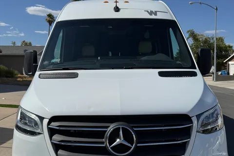 Joe's Winnebago Boldt Class B