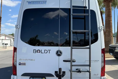 Joe's Winnebago Boldt Class B