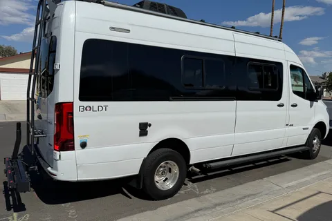 Joe's Winnebago Boldt Class B