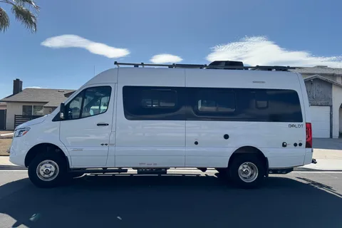 Joe's Winnebago Boldt Class B