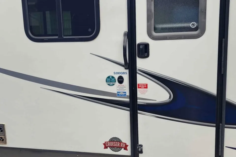 Gustavo's Cruiser RV Shadow Cruser 280QBS Travel Trailer