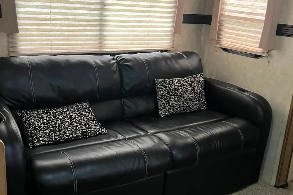 Gustavo's Cruiser RV Shadow Cruser 280QBS Travel Trailer