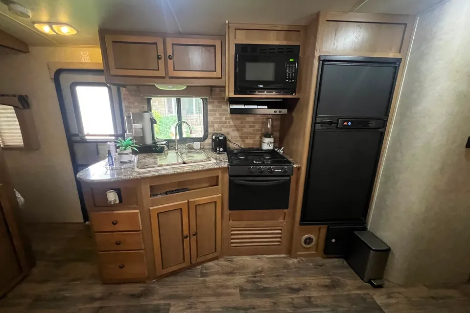 Gustavo's Cruiser RV Shadow Cruser 280QBS Travel Trailer