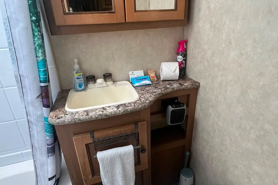 Gustavo's Cruiser RV Shadow Cruser 280QBS Travel Trailer