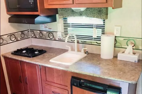 15' Palomino Canyon Cat Travel Trailer