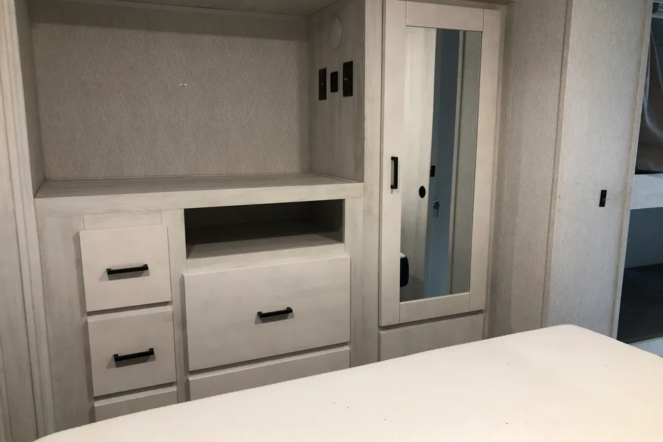 Sleeps 8 • Bunks • Luxury Family RV | Scout