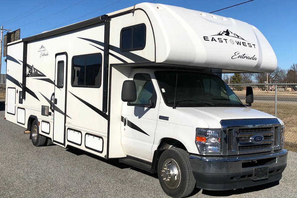 Sleeps 8 • Bunks • Luxury Family RV | Scout