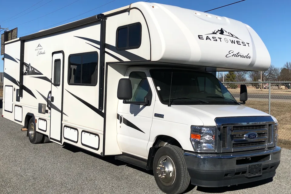 Sleeps 8 • Bunks • Luxury Family RV | Scout