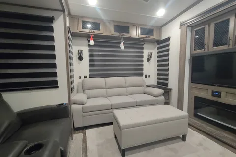 Ron's Forest River 36bhq Fifth Wheel