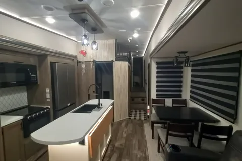 Ron's Forest River 36bhq Fifth Wheel