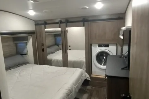 Ron's Forest River 36bhq Fifth Wheel