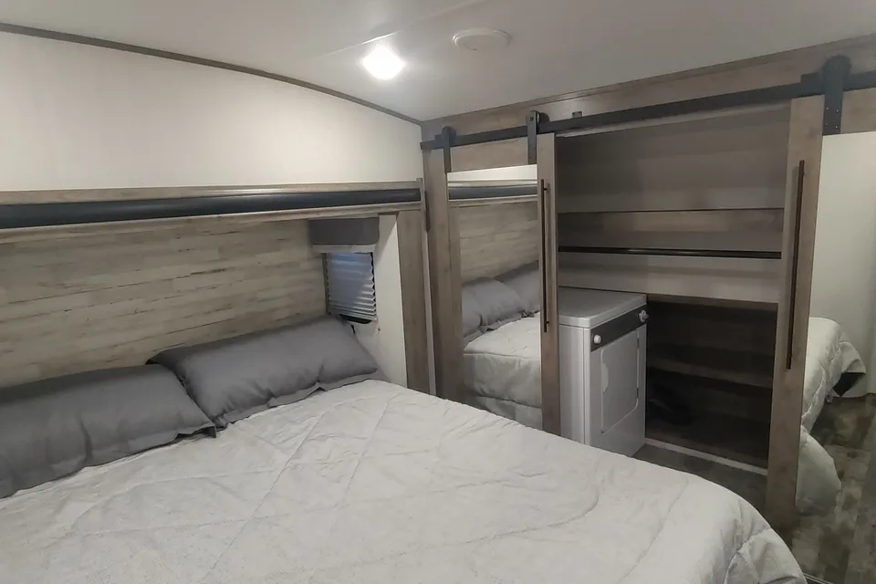 Ron's Forest River 36bhq Fifth Wheel