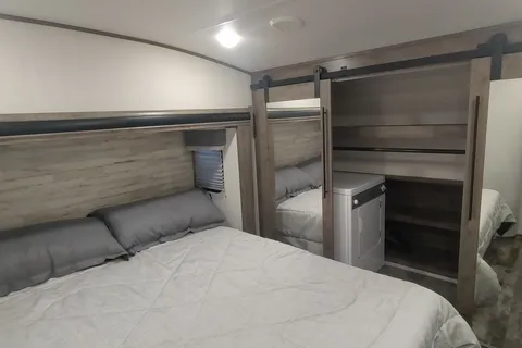 Ron's Forest River 36bhq Fifth Wheel