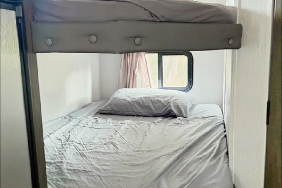 Tony Trailers Ventura Forest River Salem