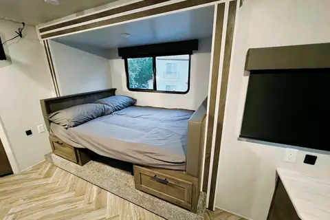 Tony Trailers Ventura Forest River Salem