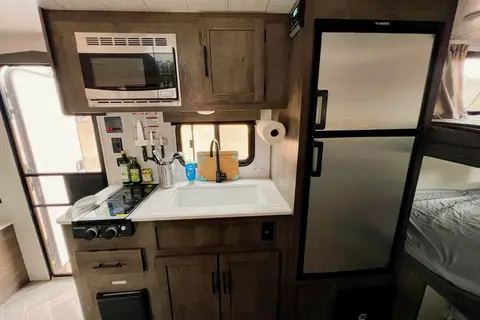Tony Trailers Ventura Forest River Salem