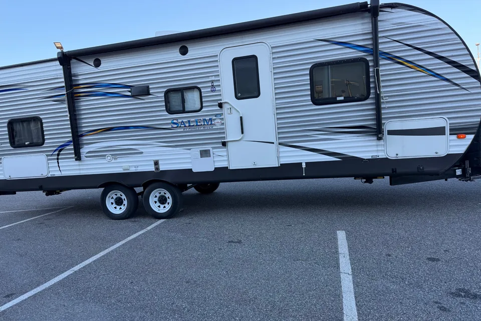 Fadi's Forest River Salem 27DBU Travel Trailer