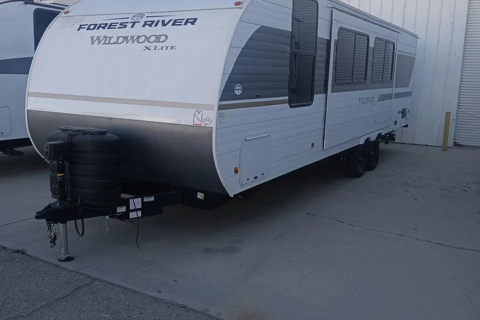Vincent's Forest River Wildwood x lite Travel Trailer