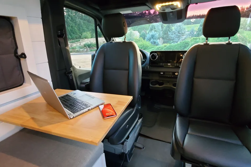 Mercedes-Benz 2500 4x4 Activan Cypress 170