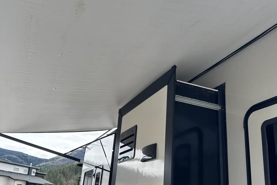40ft 2 bath Jayco t32g Toy Hauler