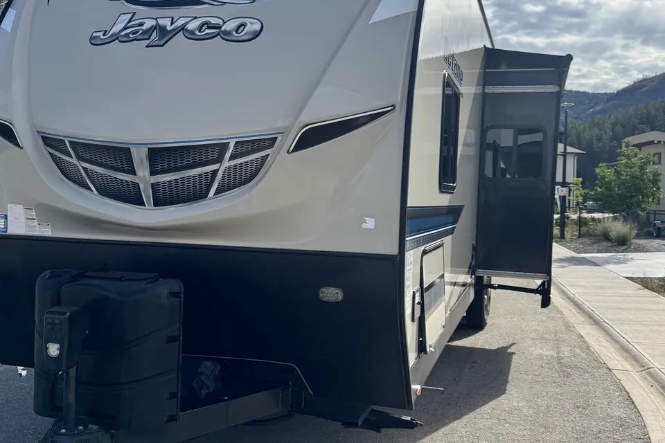 40ft 2 bath Jayco t32g Toy Hauler