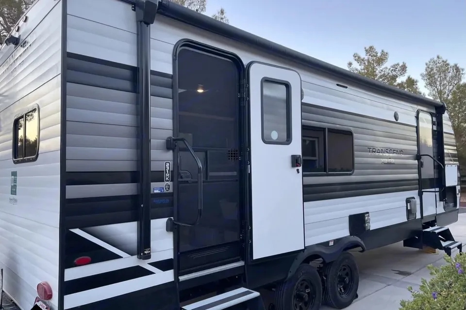 Spacious, Clean, Escape-Ready Trailer – Tow & Go!