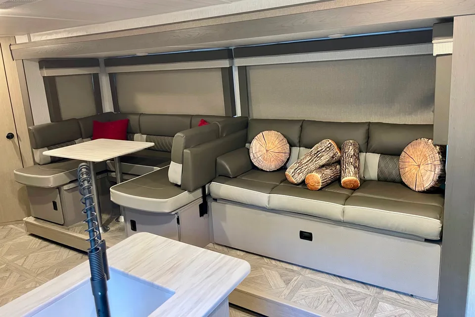 Forest River Wildwood X-Lite 273QBXL Travel Trailer