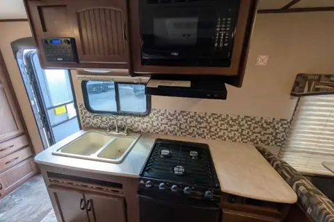 ✨ Family-Friendly Jayco X213 • Sleeps 6 • King Bed + Bunks • Delivery Available