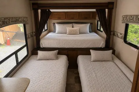 ✨ Family-Friendly Jayco X213 • Sleeps 6 • King Bed + Bunks • Delivery Available