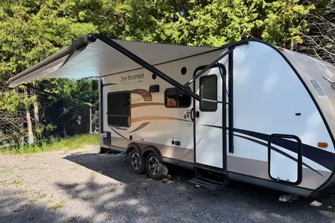 ✨ Family-Friendly Jayco X213 • Sleeps 6 • King Bed + Bunks • Delivery Available