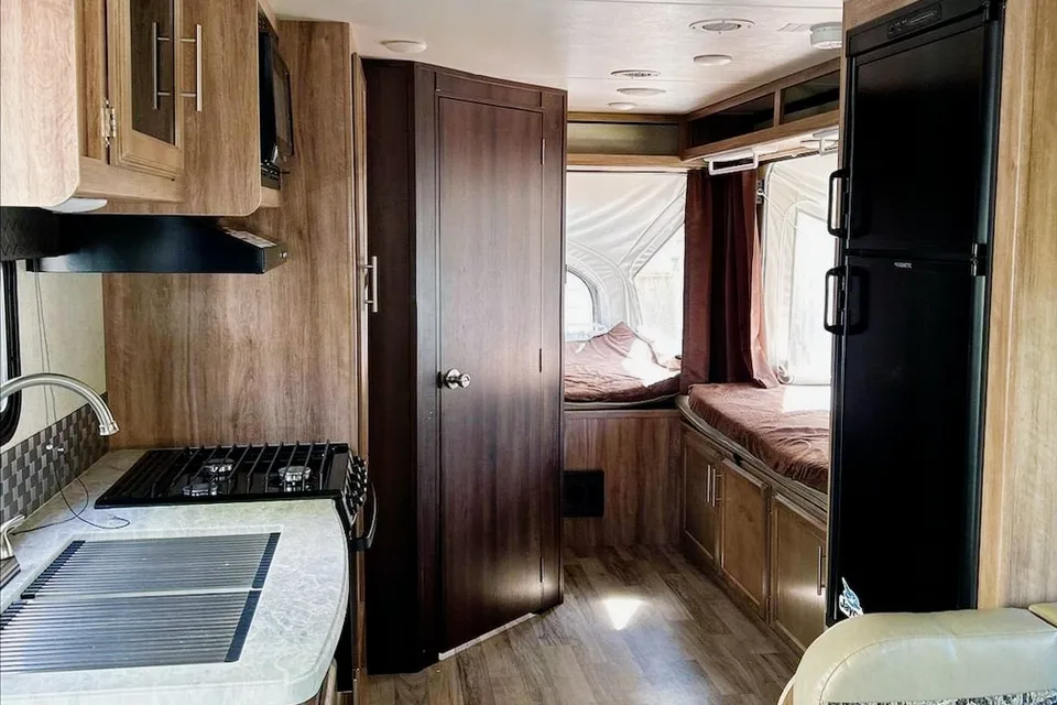 Kyle 's Jayco Jay Feather Hybrid