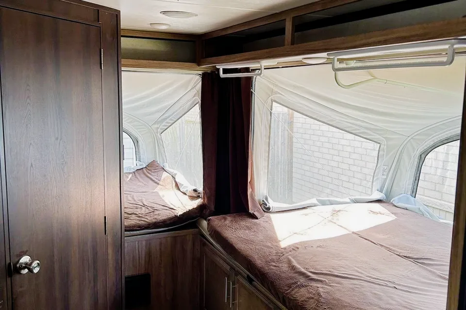 Kyle 's Jayco Jay Feather Hybrid