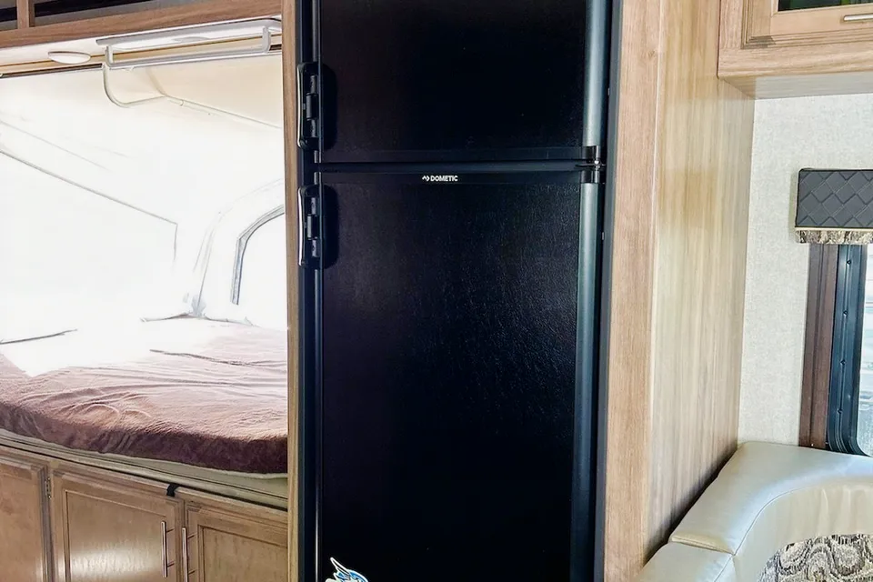 Kyle 's Jayco Jay Feather Hybrid