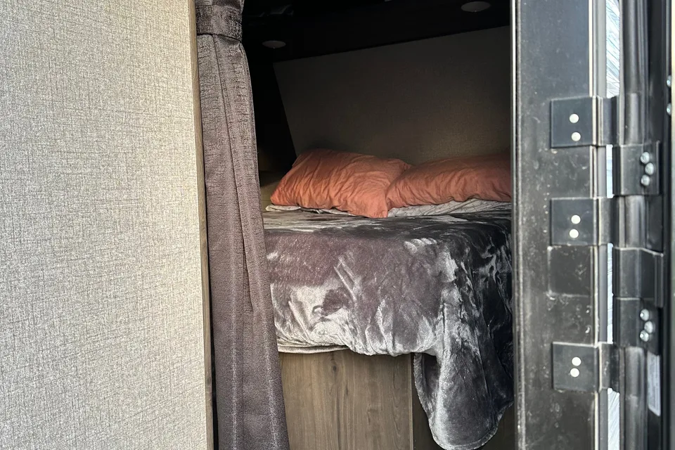 2020 Jayco Jay Flight SLX 245RLS Travel Trailer Sleeps 5!