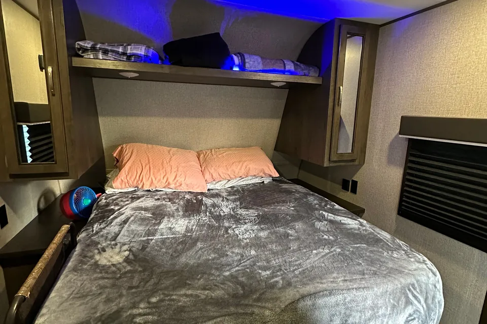 2020 Jayco Jay Flight SLX 245RLS Travel Trailer Sleeps 5!