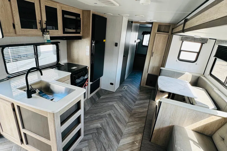 BRAND NEW!! 2024 Heartland Prowler 320SBH