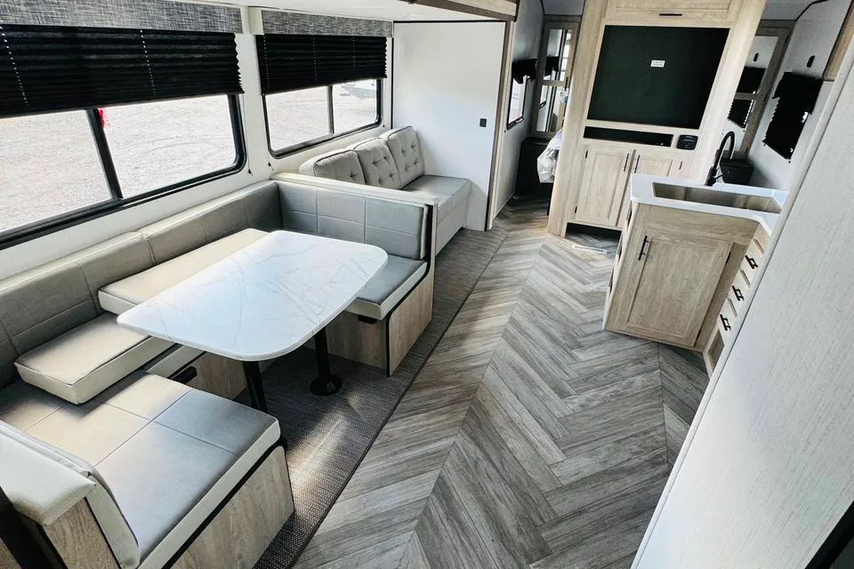 BRAND NEW!! 2024 Heartland Prowler 320SBH