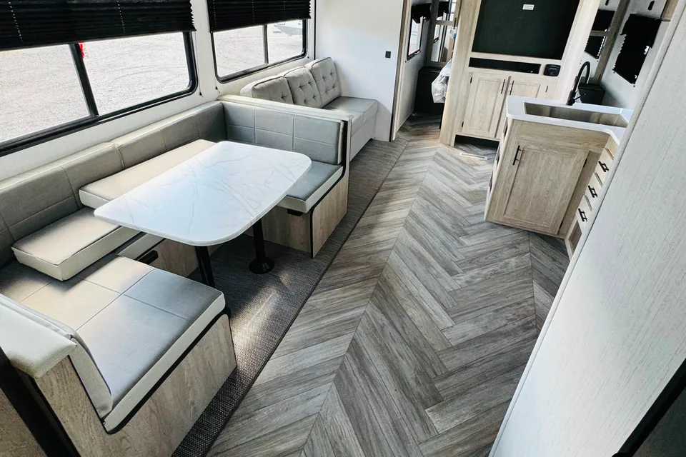 BRAND NEW!! 2024 Heartland Prowler 320SBH