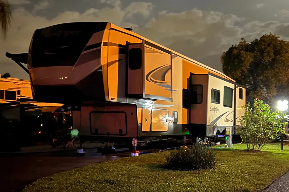James's Forest River Sandpiper Fifth Wheel