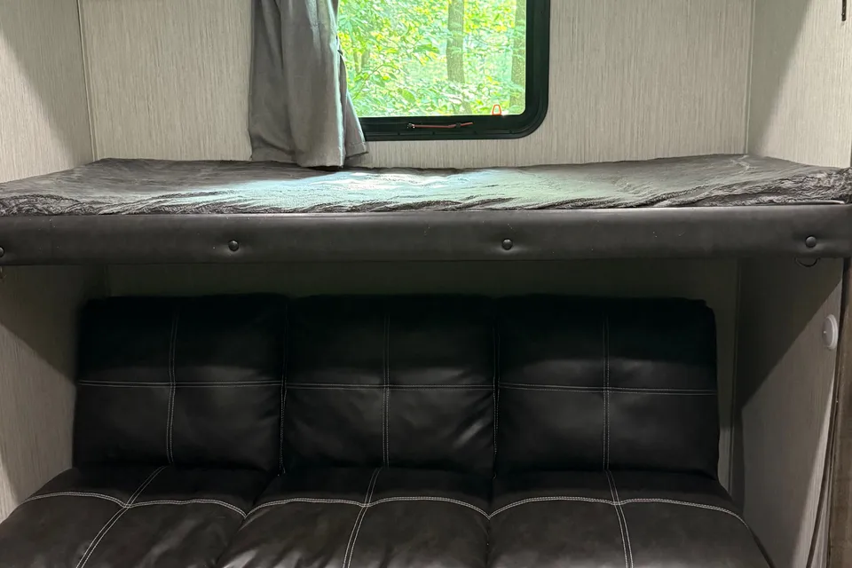 James's Forest River Sandpiper Fifth Wheel