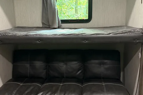 James's Forest River Sandpiper Fifth Wheel