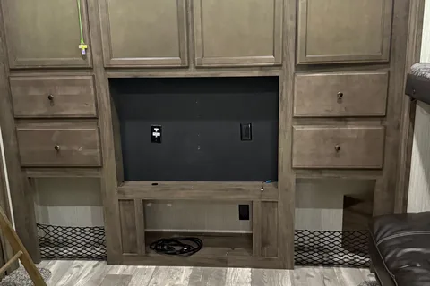 James's Forest River Sandpiper Fifth Wheel