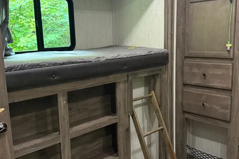 James's Forest River Sandpiper Fifth Wheel