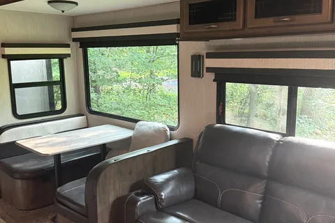 James's Forest River Sandpiper Fifth Wheel