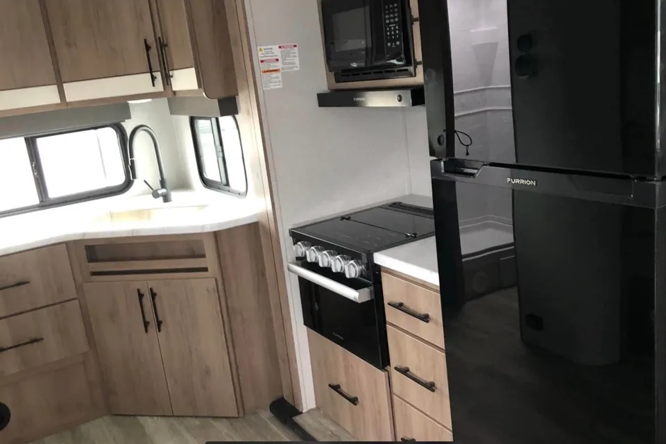 Michel 's Imagine Grand Design 22MLE Travel Trailer