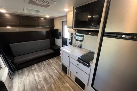 Oleg's Highland Ridge RV 19 MBH Travel Trailer