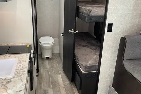Rob and Samantha’s Jayco 184BS Travel Trailer